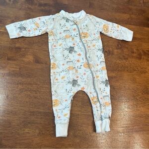 Velvet Fawn Halloween one piece pajamas size 3-6 months ghost pumpkin bat